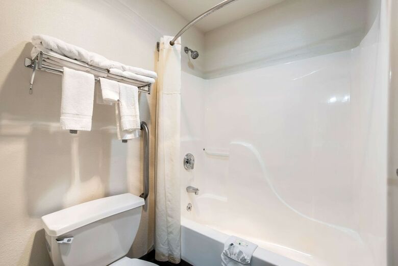Hotel Quality Inn & Suites