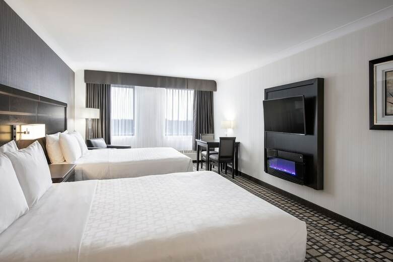 Clarion Hotel & Suites