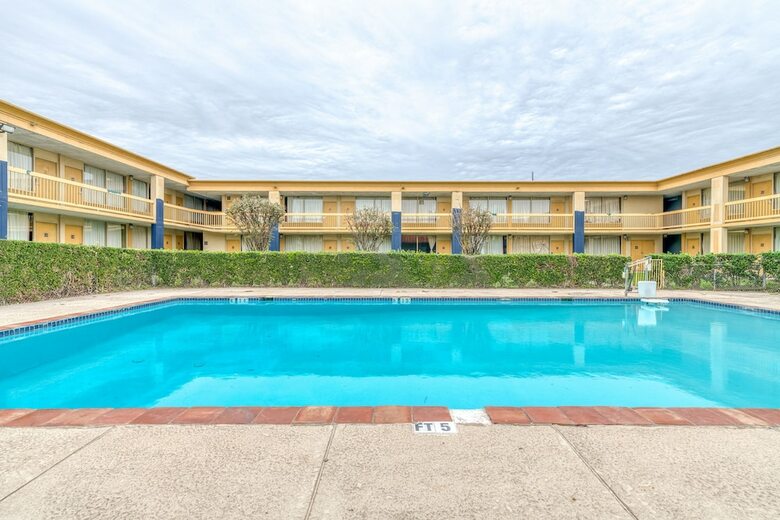 Motel Oyo Hotel Conroe I-45 South