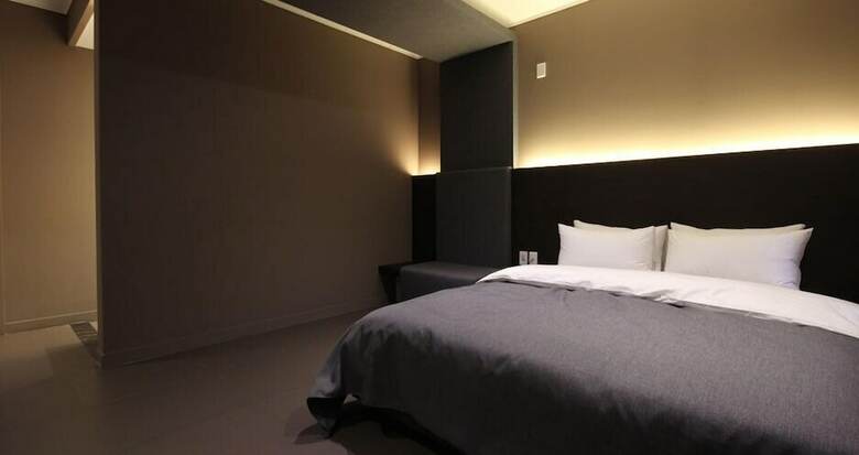 Club Hotel