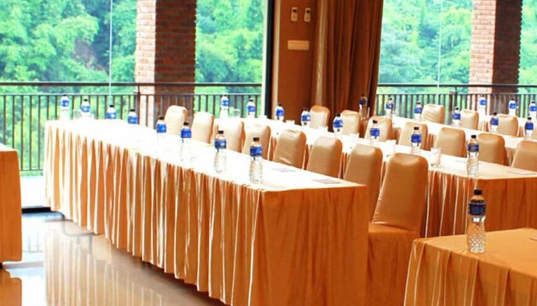 Hotel D'riam Riverside Resort