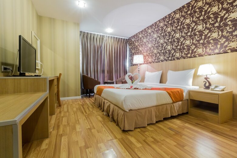 Hotel Three Seasons Place