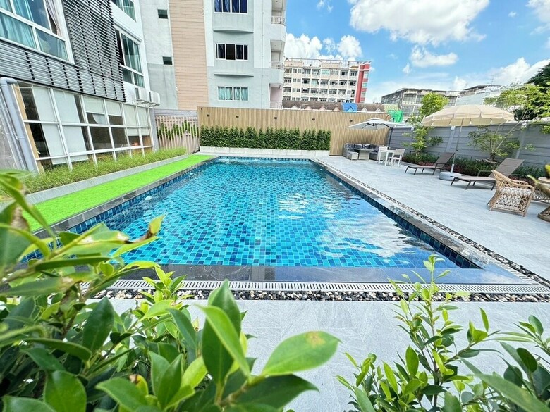 Hotel Three Seasons Place