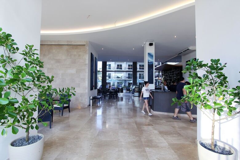 Oceano Boutique Hotel & Gallery