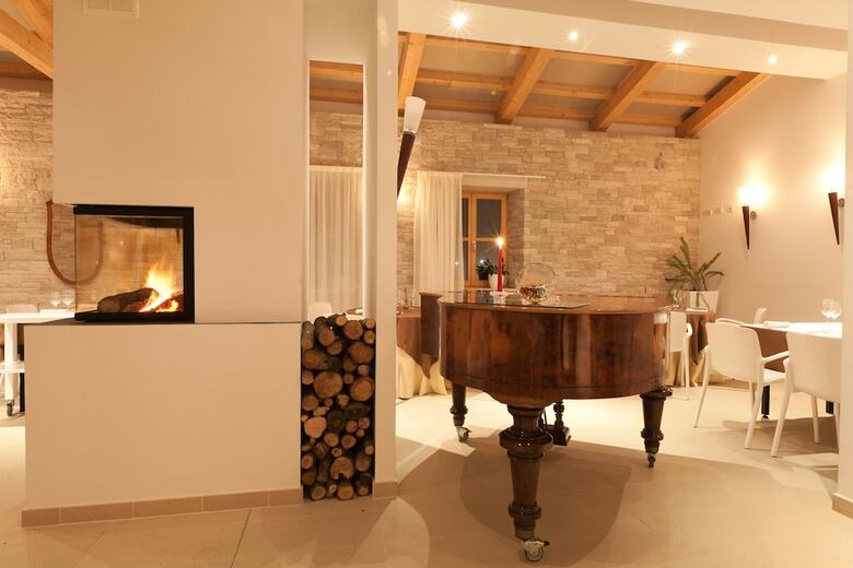 Velanera Hotel & Restaurant