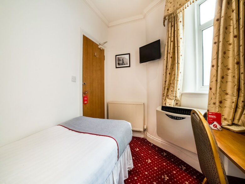 Oyo Anchor Hotel