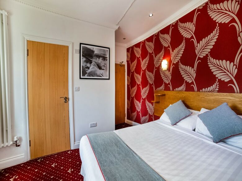 Oyo Anchor Hotel