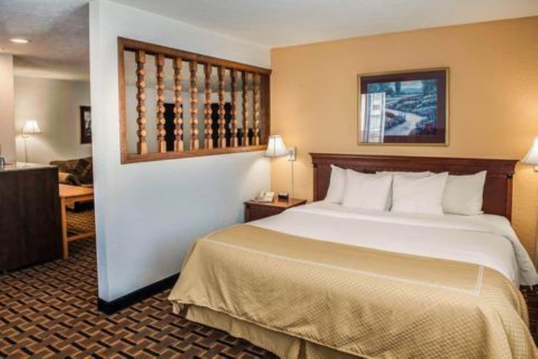 Waterfront Hotel And Conference Center