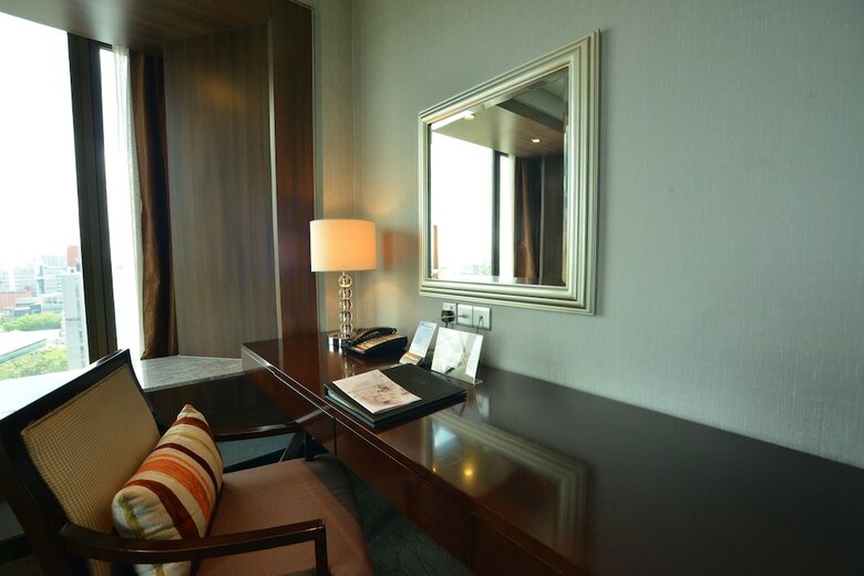 Peninsula Excelsior Hotel