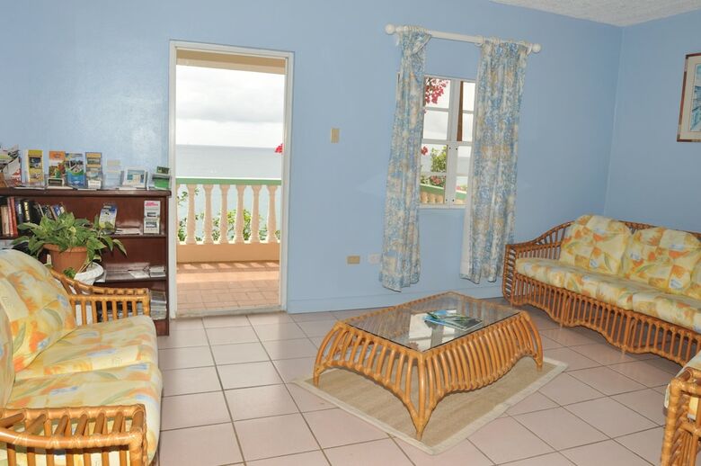 Bird Rock Beach Hotel