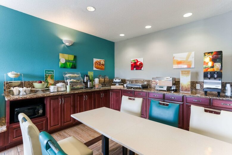 Hotel Quality Inn & Suites