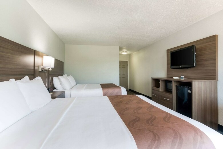 Hotel Quality Inn & Suites