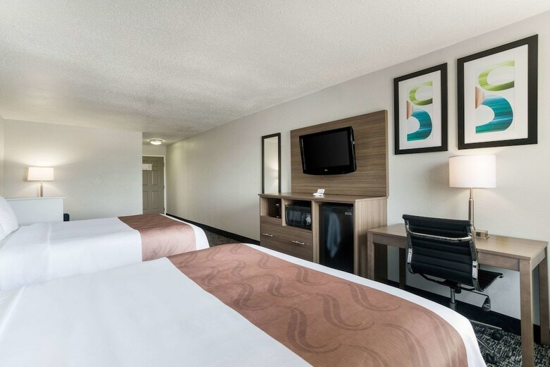 Hotel Quality Inn & Suites