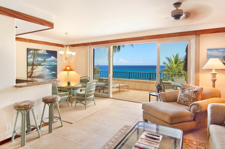 Whalers Cove Oceanfront Resort