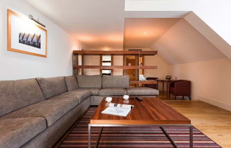 Hotel Abode Canterbury