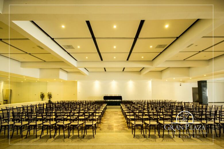 Gran Plaza Hotel & Convention Center