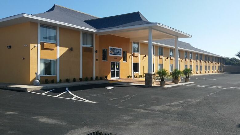 Hotel Quality Inn & Suites Heritage Park