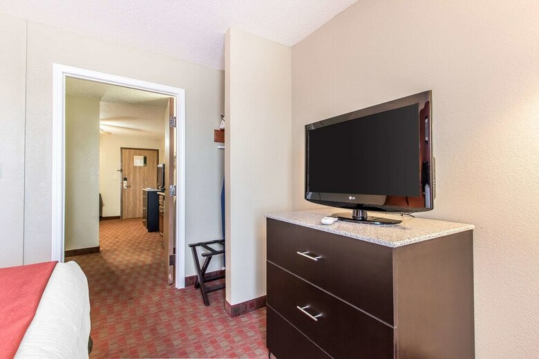 Motel Quality Inn & Suites