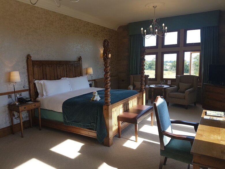 Hotel South Lodge