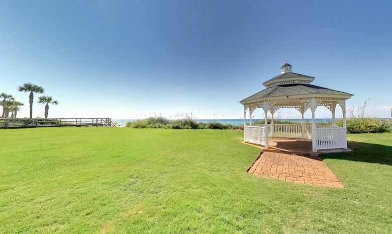 Hotel Beachcomber By The Sea