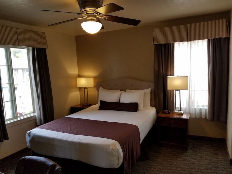 Motel Lone Oak Lodge