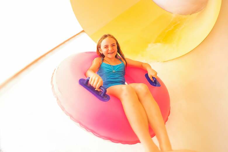 Hotel Crown Reef Beach Resort And Waterpark