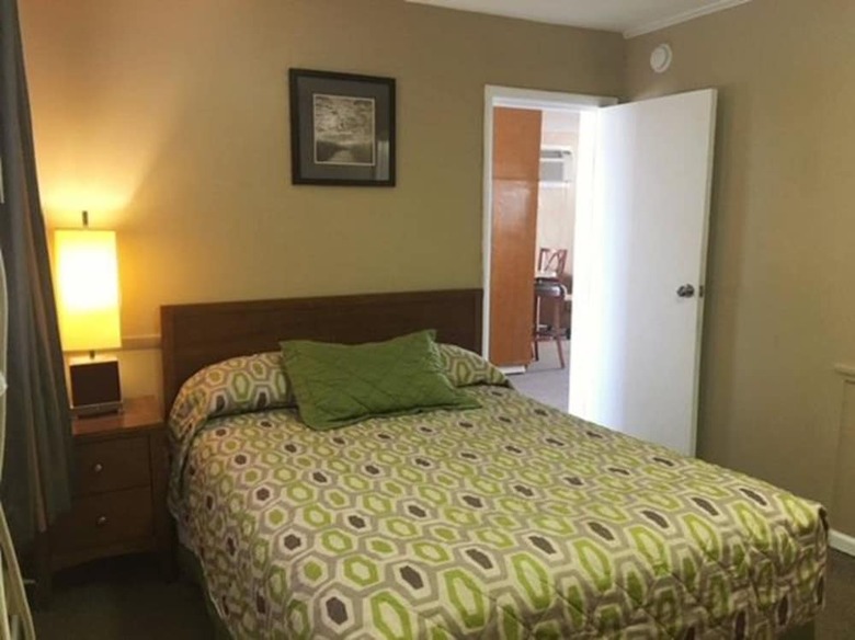 Hotel Polynesian Beach & Golf Resort