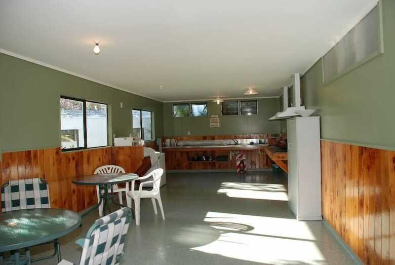 Cottage Park Motor Lodge And Conference Centre
