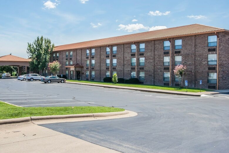 Hotel Comfort Inn At Thousand Hills