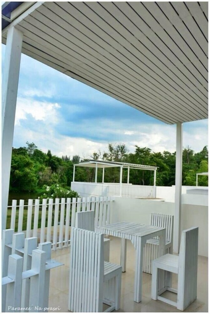Hotel Worawee Resort & Spa