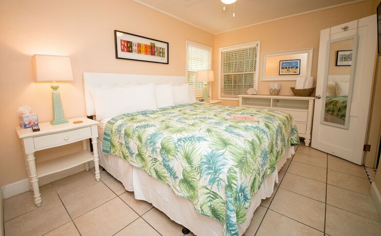 Hotel Haley's Couples Retreat