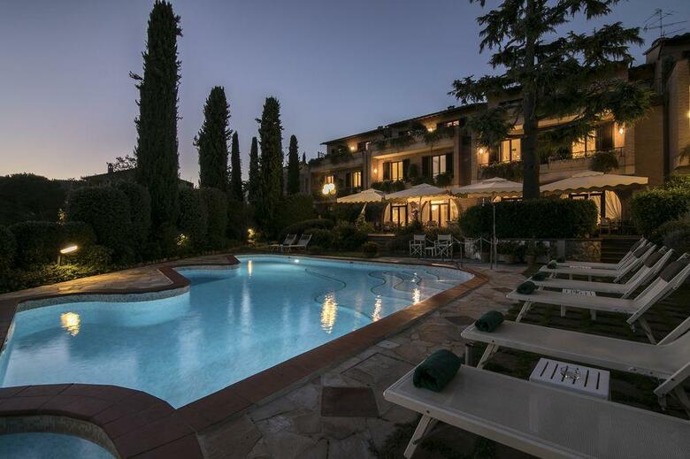 Relais Santa Chiara Hotel