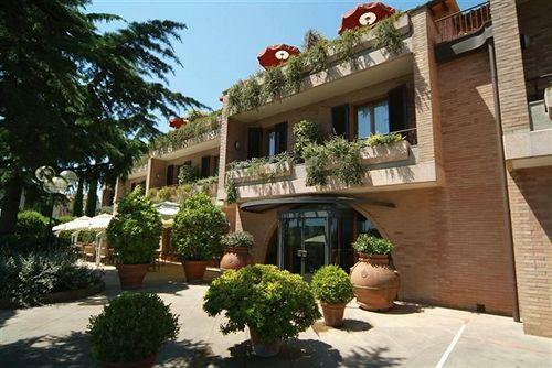 Relais Santa Chiara Hotel