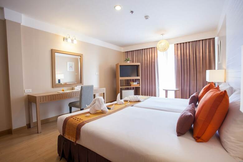 Paradise Hotel