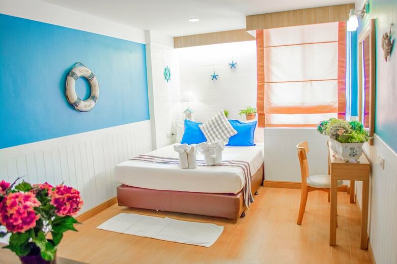 Paradise Hotel