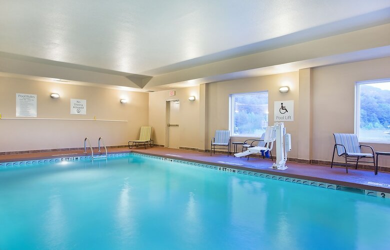 Holiday Inn Express Hotel & Suites Murphy