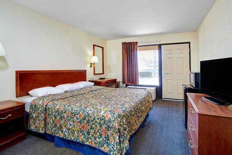 Motel Super 8 By Wyndham St. Augustine Beach
