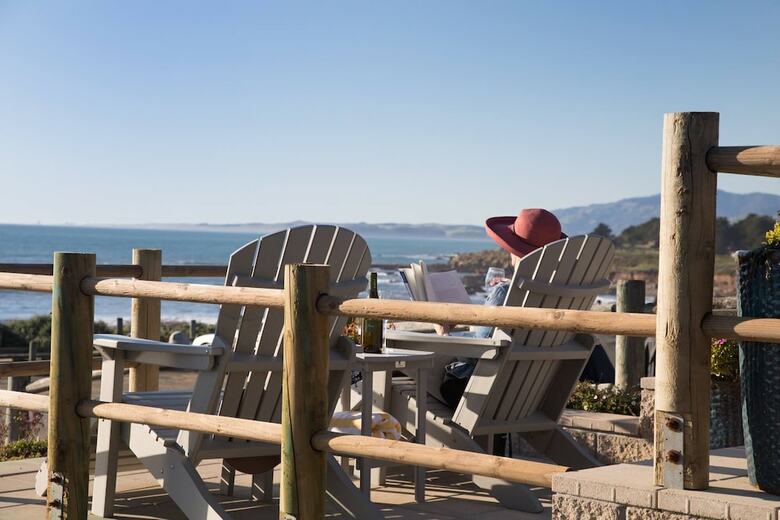 Hotel Sand Pebbles Inn