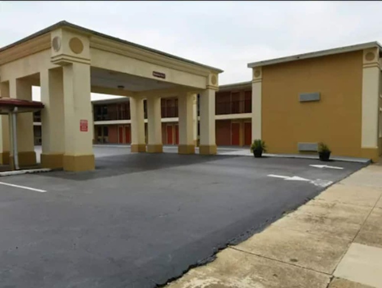 Motel Econo Lodge Inn & Suites