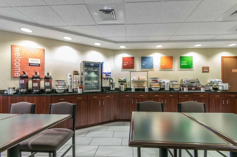 Hotel Comfort Inn & Suites