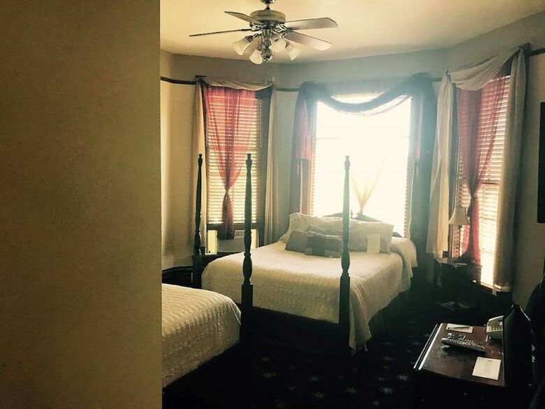 Bed & Breakfast Campbell House Inn