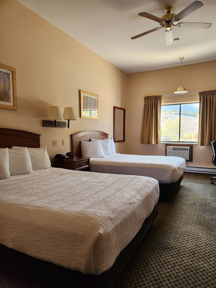 Hotel Luxury Inn And Suites