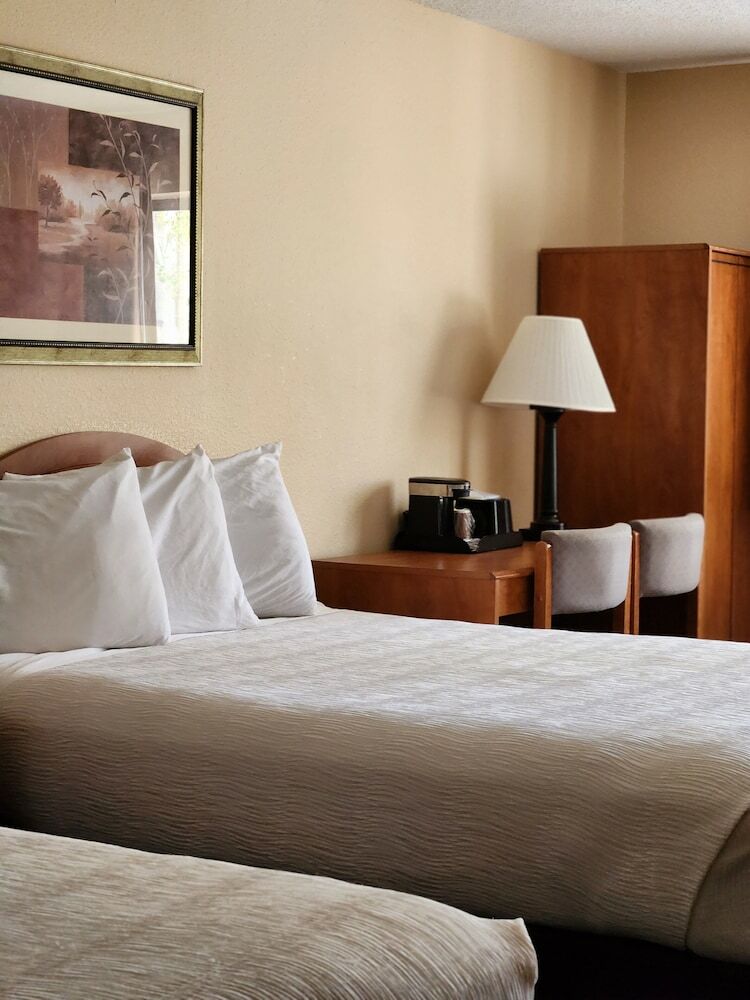 Hotel Luxury Inn And Suites