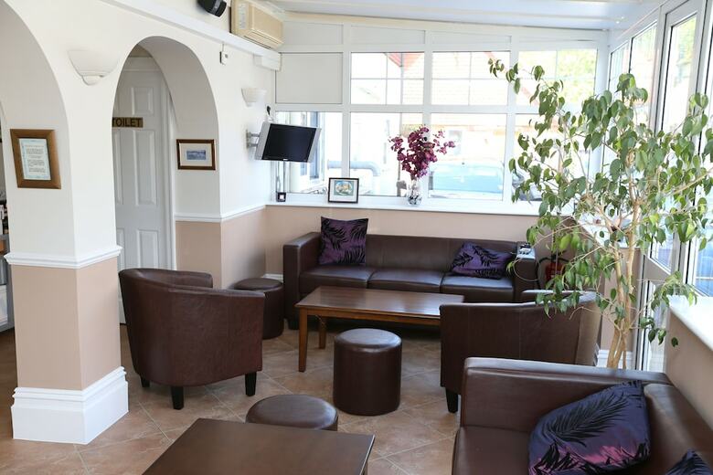 The Corner House Hotel Gatwick