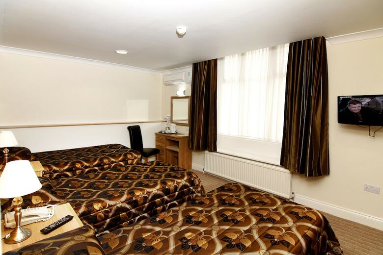 Russell Court Hotel