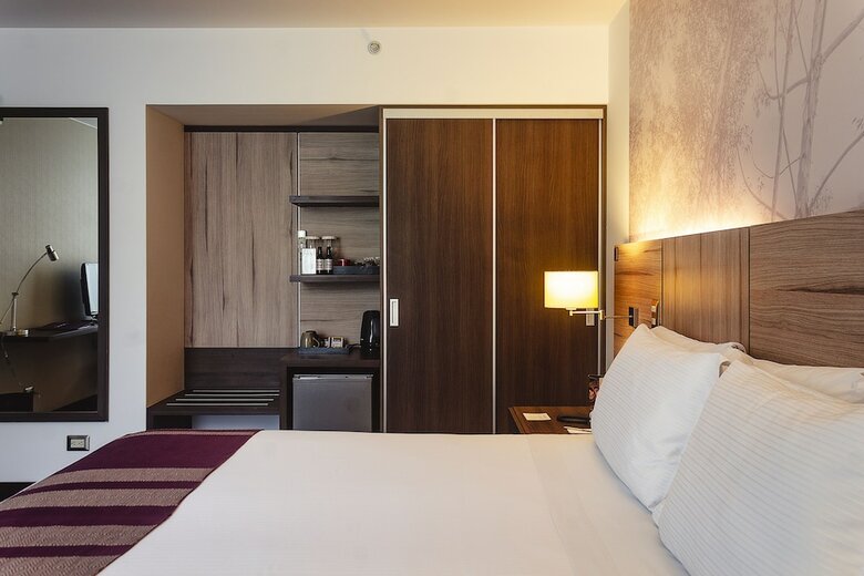 Aku Hotels
