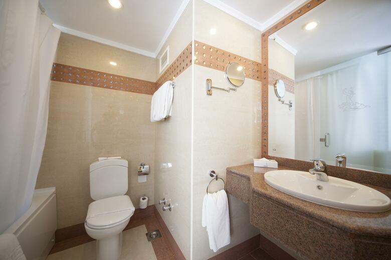 Hotel Golden Tulip Flamenco