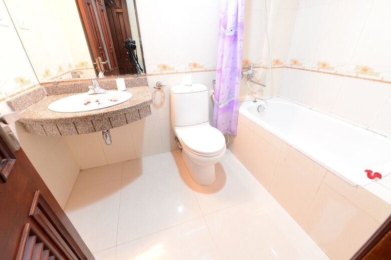 Little Diamond Hotel 2