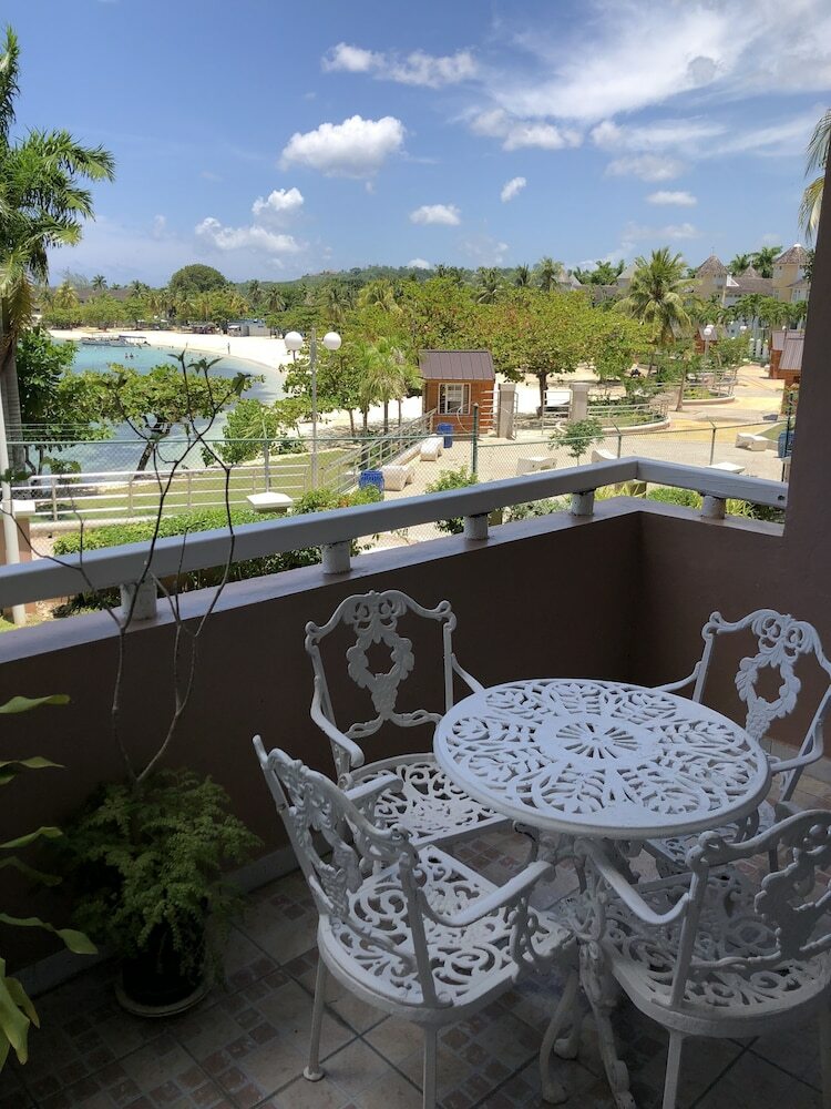 Fisherman's Point Resort
