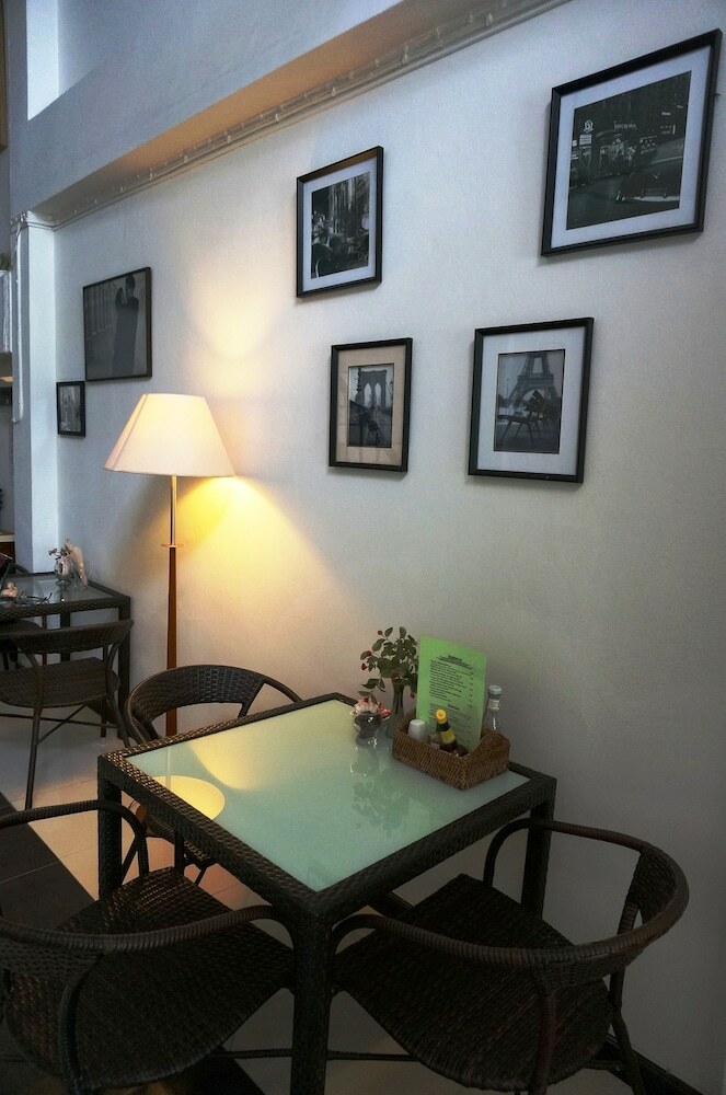 Corner Cafe Bed And Breakfast